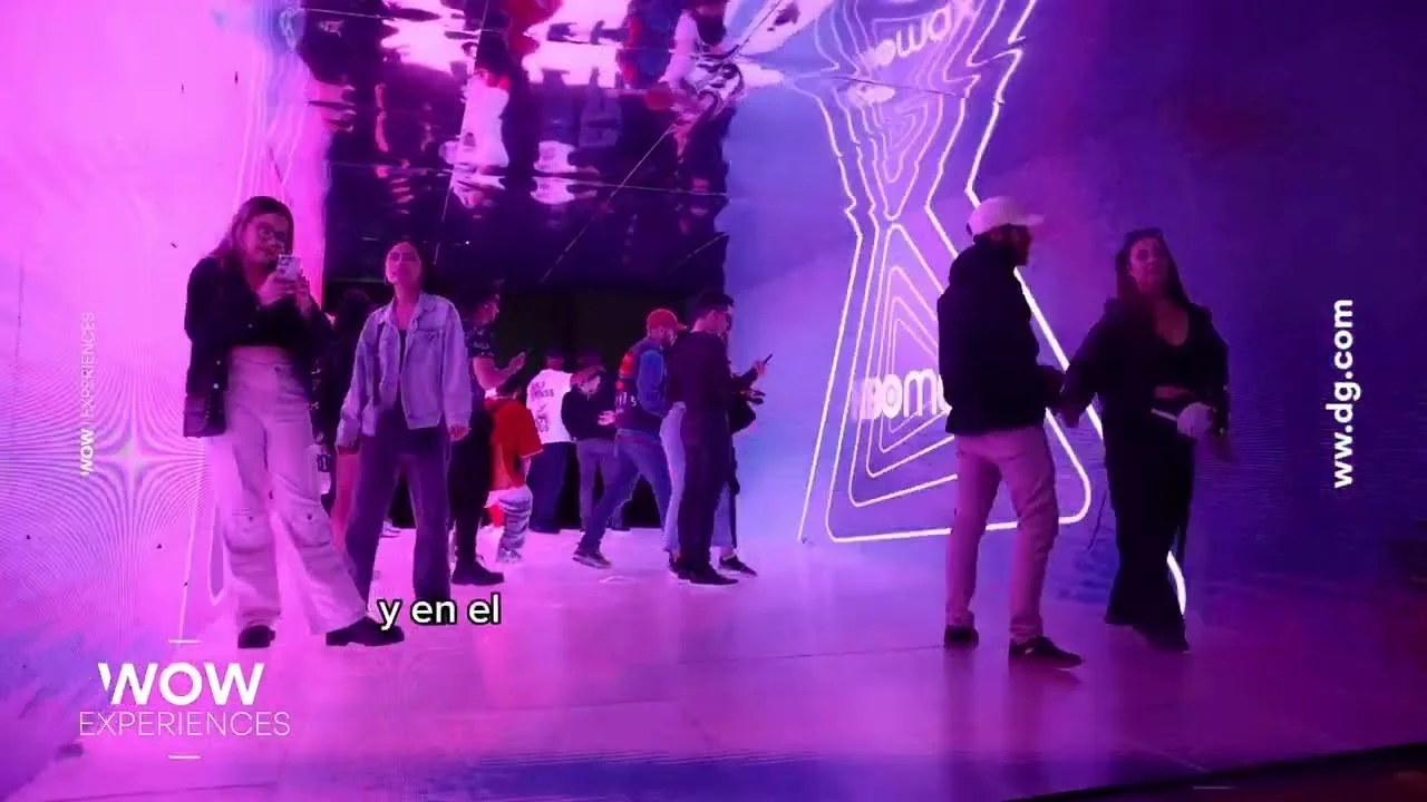 Video resumen de HBO Max en el BAUM con el túnel de luces de WOW Experience